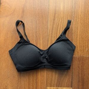 NEW Warners Easy Does It Seamless Stretch Wireless Lightly Lined Bra Black SMALL